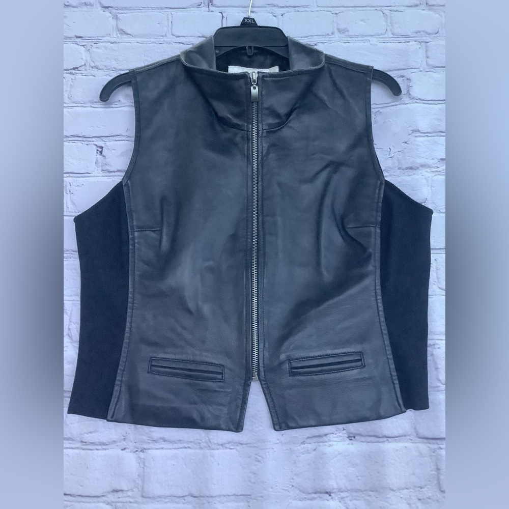 Margret Godfrey vintage XL Womenโs zip front leather /knit back split black vest